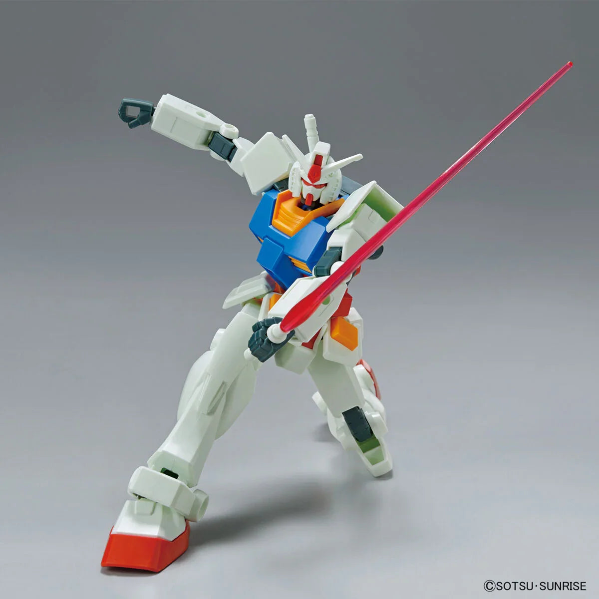 Bandai - Gunpla - EG 1/144 - Mobile Suit Gundam - RX-78-2 Gundam (Full Weapon Set)