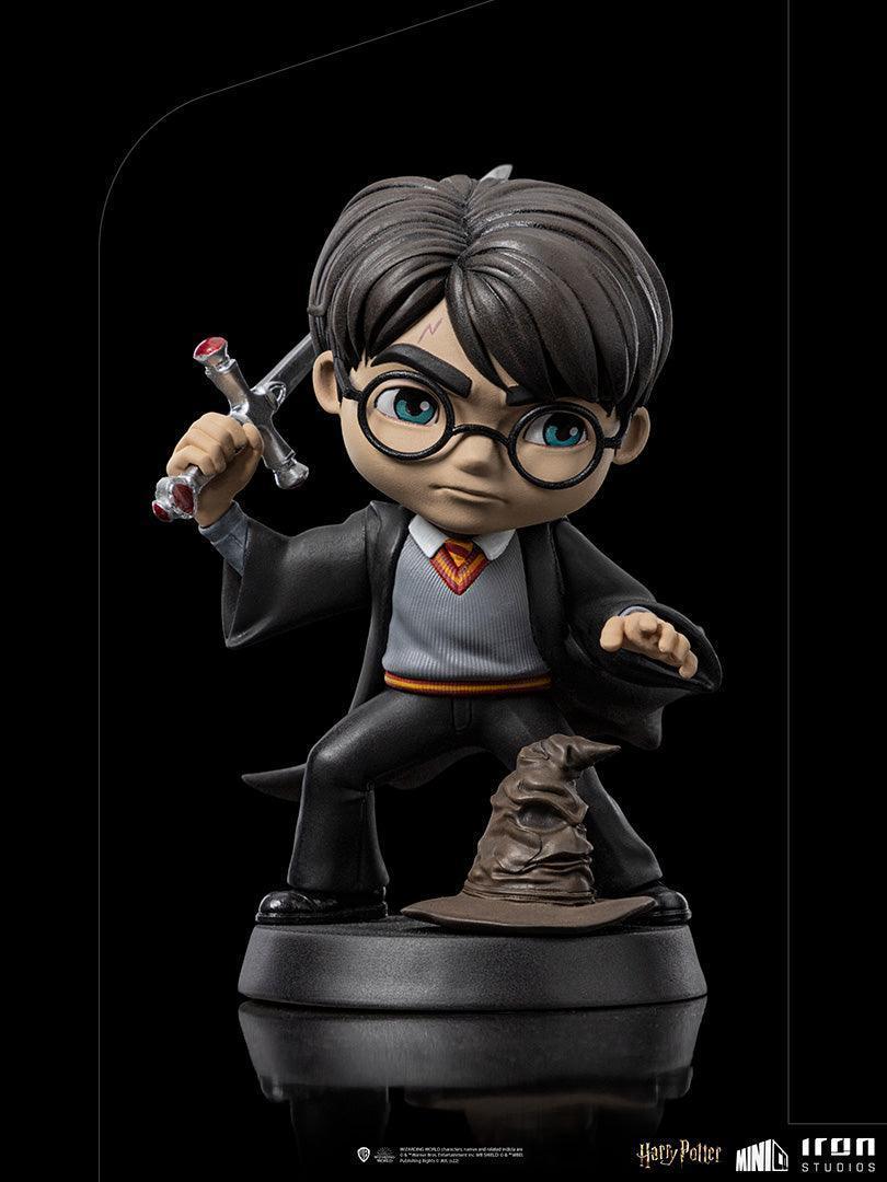 Iron Studios - Harry Potter - Harry Potter with Sword of Gryffindor MiniCo Figure