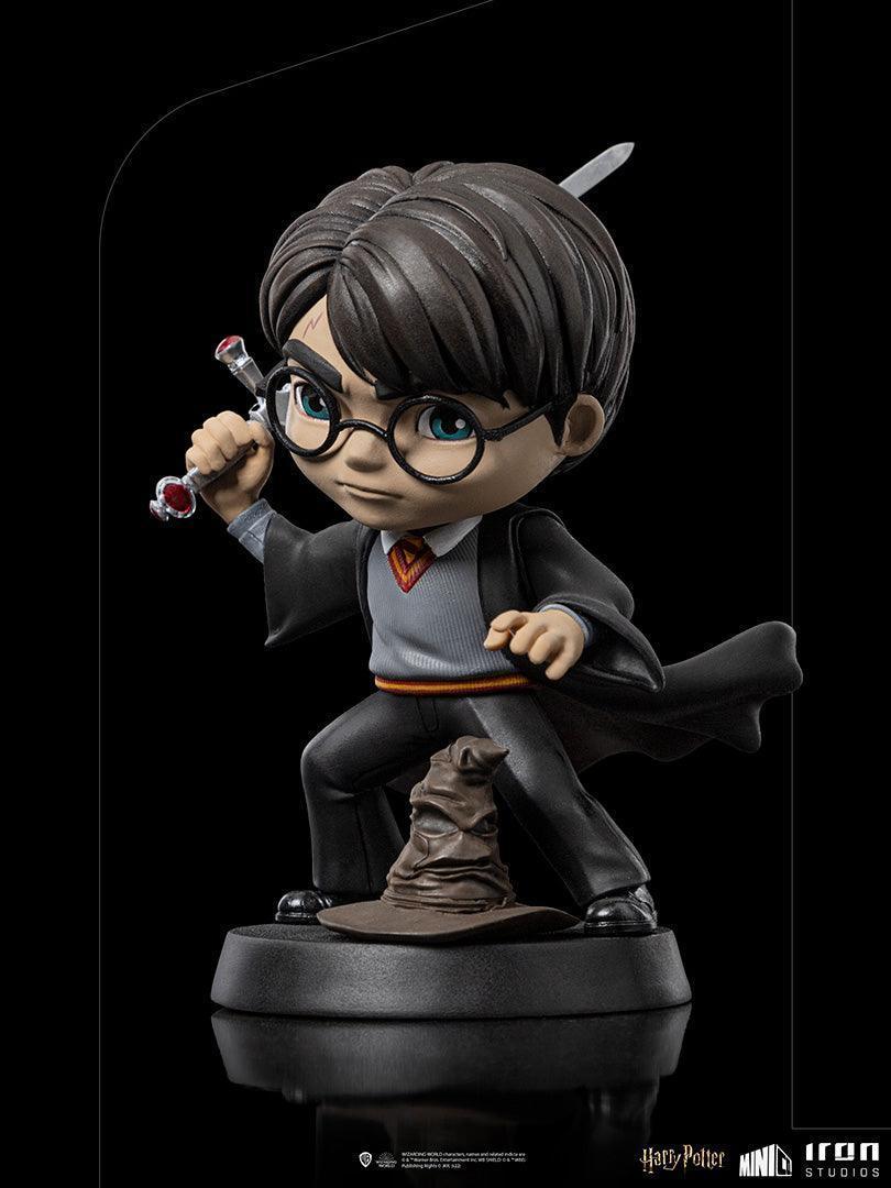 Iron Studios - Harry Potter - Harry Potter with Sword of Gryffindor MiniCo Figure